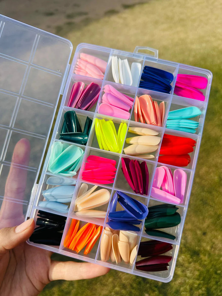 576 nails box with free stickers.